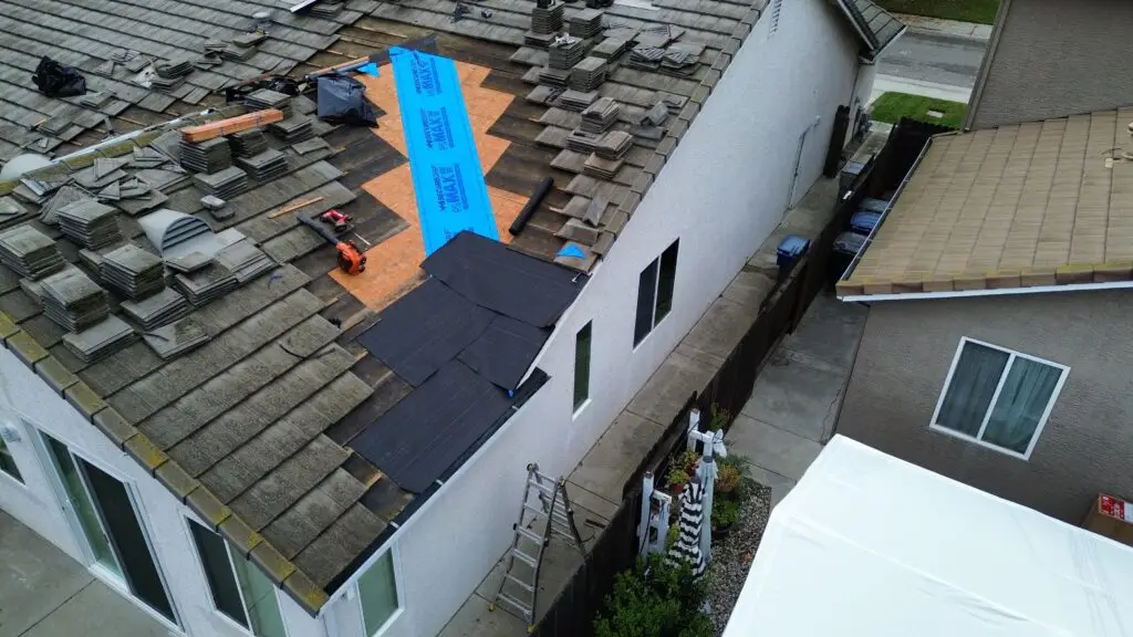 roof-repair-image-sacramento-valley-roofing-and-gutters.com