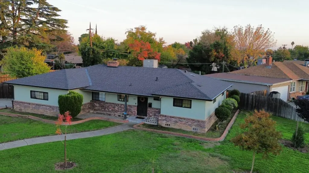 roof-replacement-image-sacramento-valley-roofing-and-gutters.com